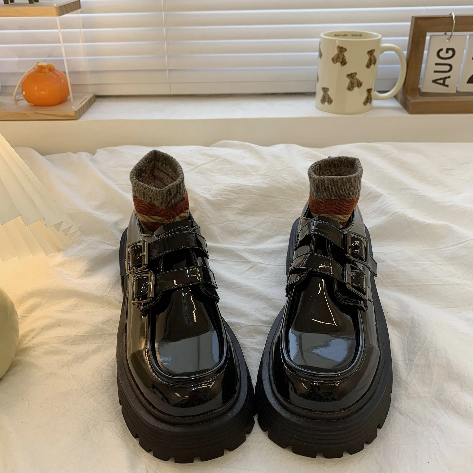 2023 Women thick bottom shoes New chunky heel women Loafers Retro Mary Jane Shoes College girls lolita sneakers JK leather shoes