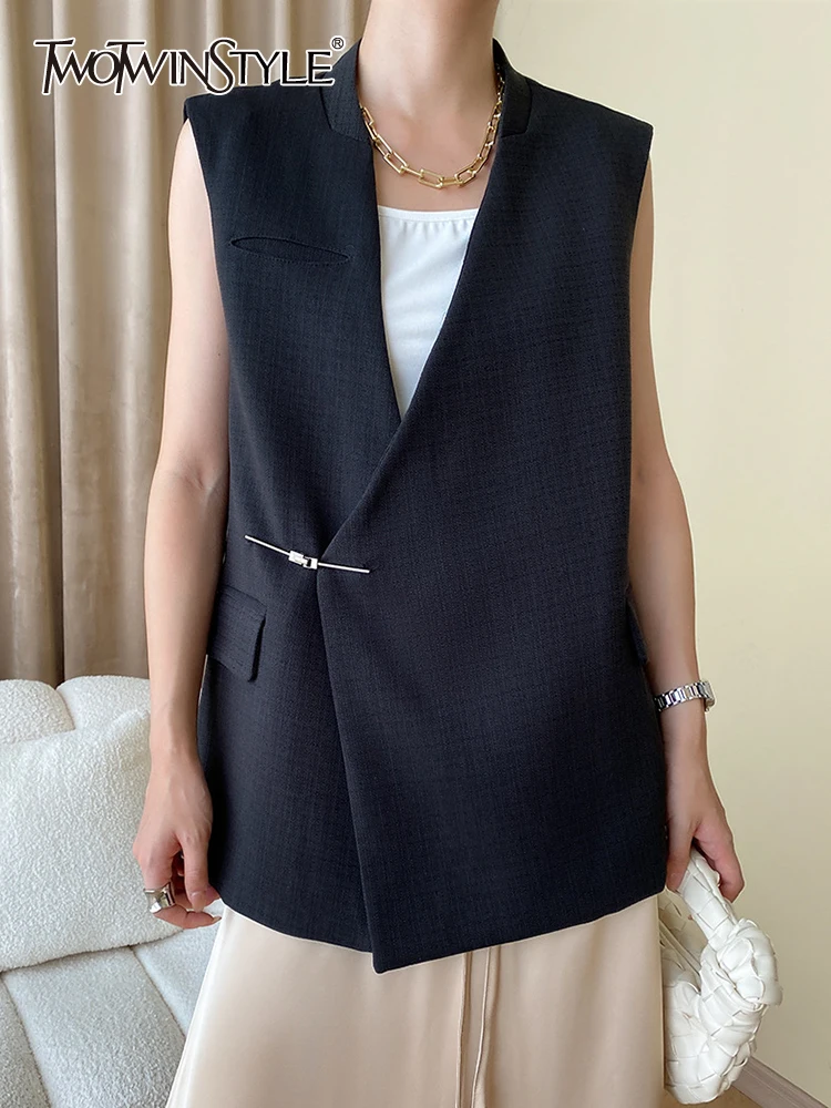 

TWOTWINSTYLE Solid Patchwork Button Waistcoat For Women V Neck Sleeveless Spliced Pockets Slimming Waistcoats Female Fashion New