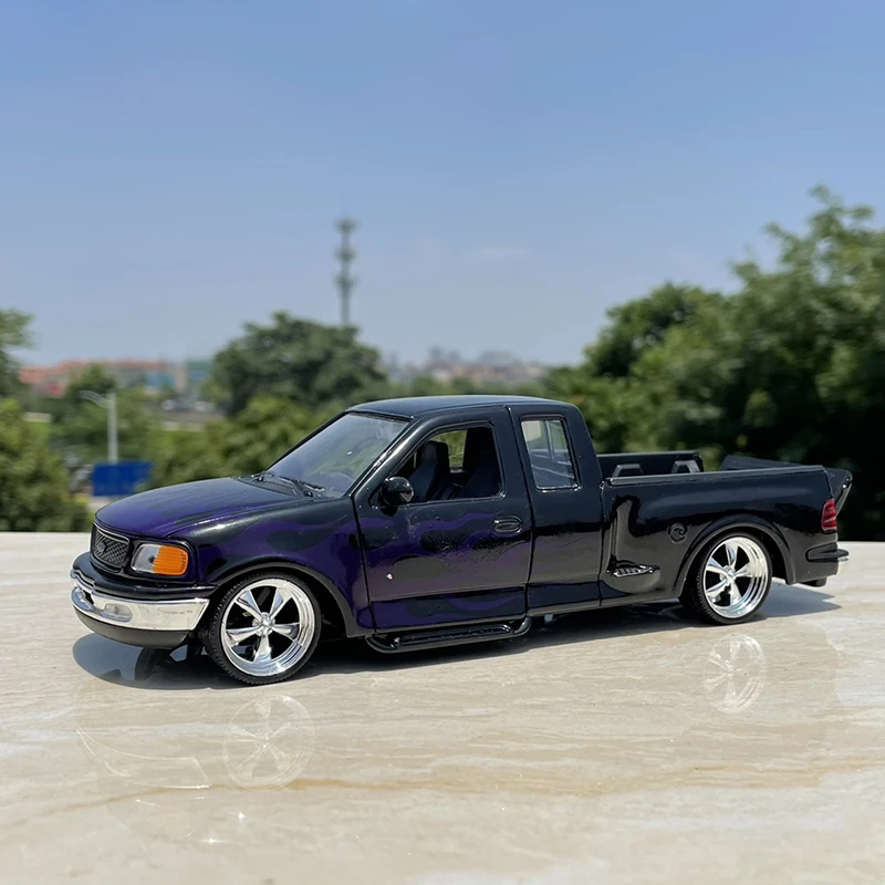 1:24 Ford F150 Pickup Truck Alloy Car Model Diecast Metal Vehicle Toy Adult Fans Collectible Souvenir Gifts Paint Defective