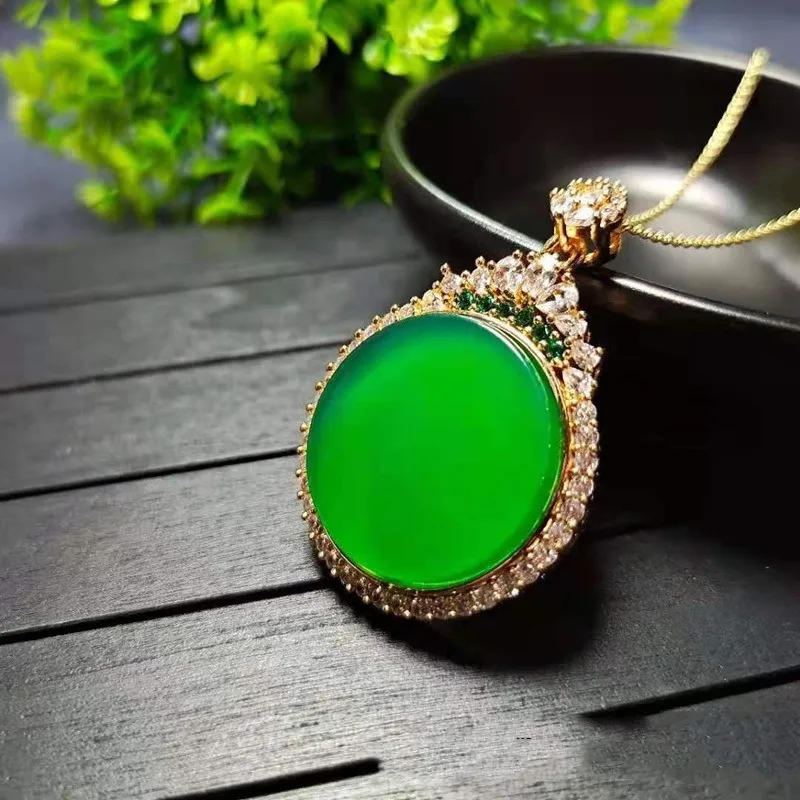 Natural Agate Green Chalcedony Trifle Round Pendant Temperament Ladies Fashion Necklace Jewelry