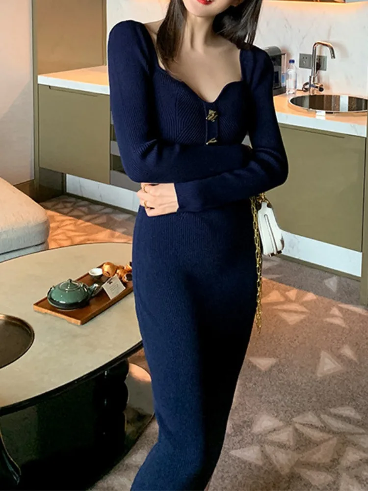 Женское прямое трикотажное платье с квадратным вырезом длинным рукавом