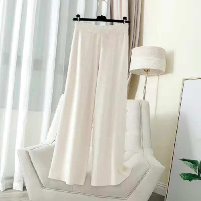 Рисунок 5 - Женские широкие брюки со шнуровкой на талии