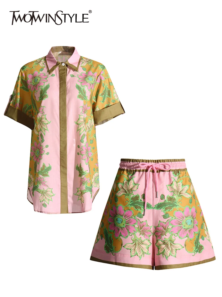 

Женский костюм из двух предметов TWOTWINSTYLE, комплект из двух предметов, футболка с отложным воротником и коротким рукавом, шорты со шнуровкой и высокой талией, 2023