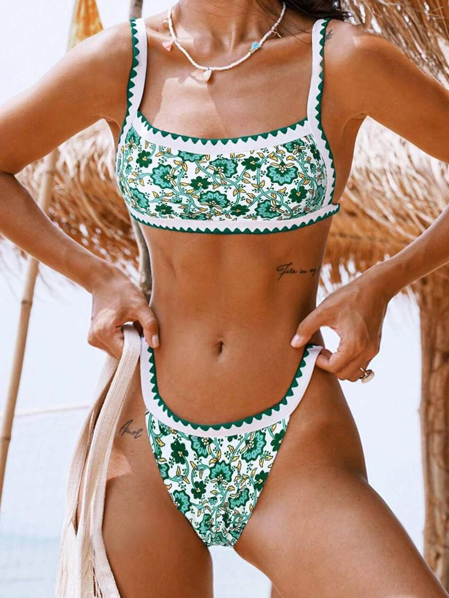 Купальник-бандо женский с высоким вырезом и принтом