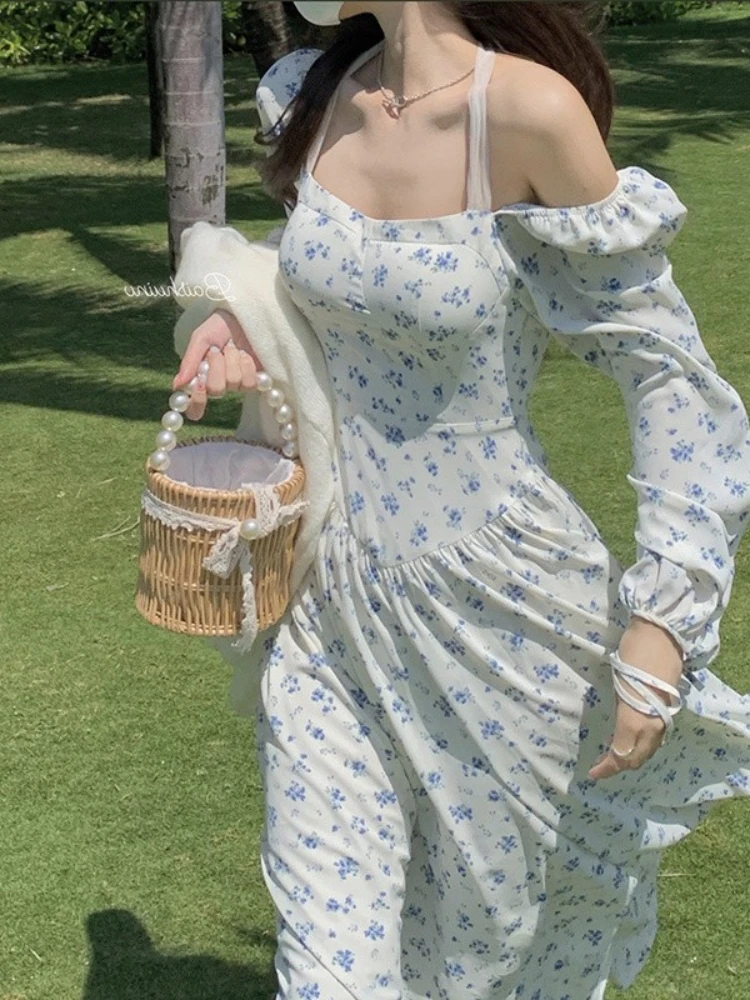 

Женское платье с цветочным принтом, длинным рукавом и открытыми плечами