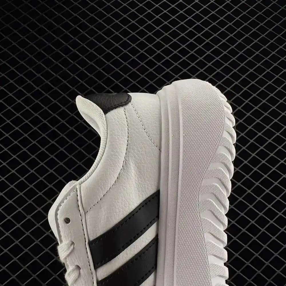 удобная повседневная обувь adidas GR COURT lifestyle с низким вырезом женская белая черная