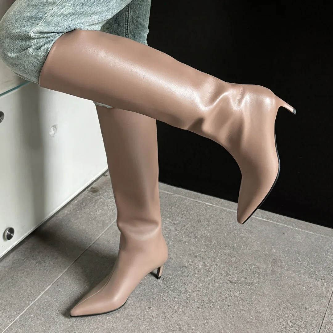 Женские сапоги до колена из натуральной кожи на тонком высоком каблуке 5 см с