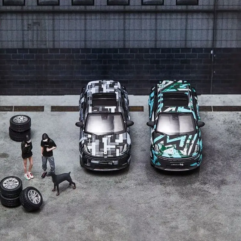 

Модель автомобиля Bburago Limited Edition 1:64 Lynk & Co 06 из сплава, металлическая модель автомобиля с литыми деталями, модель автомобиля