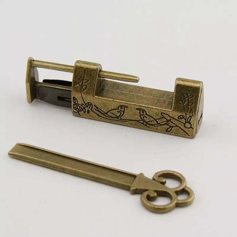 

rawer Cabinet + Key Vintage Antique Iron Chinese Old Lock Retro Brass Padlock Jewelry Wooden Box Padlock Lock for Suitcase