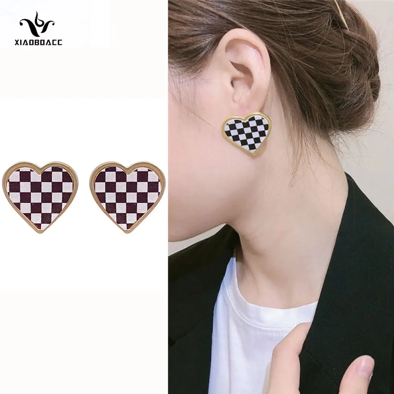 

XiaoboACC 925 Silver Needle Love Earrings for Women Fashion Heart Stud Earring Jewelry Wholesale