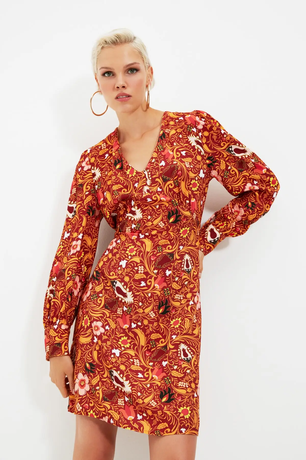 

Trendyol Decorated V Collar Dress TWOAW22EL0701