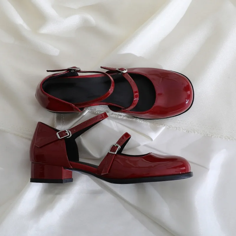 Летние новые модные туфли с пряжкой в стиле ретро Baotou на среднем каблуке Мэри