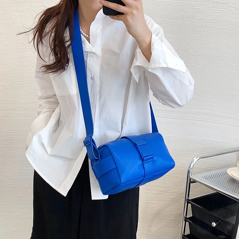 

New 2022 New Tote Barrel Shaped Bag High Quality Pu Leather Crossbody Bag For Women Shoulder Bag Travel Messenger Bag