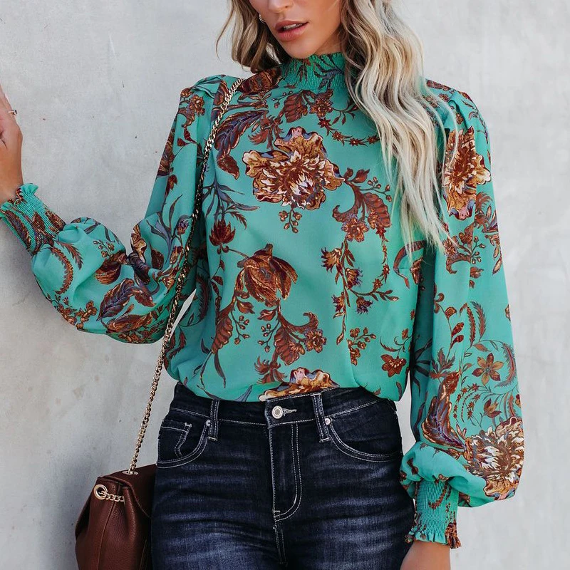 

Блузка шифоновая свободная с круглым вырезом, длинным рукавом и цветочным принтом