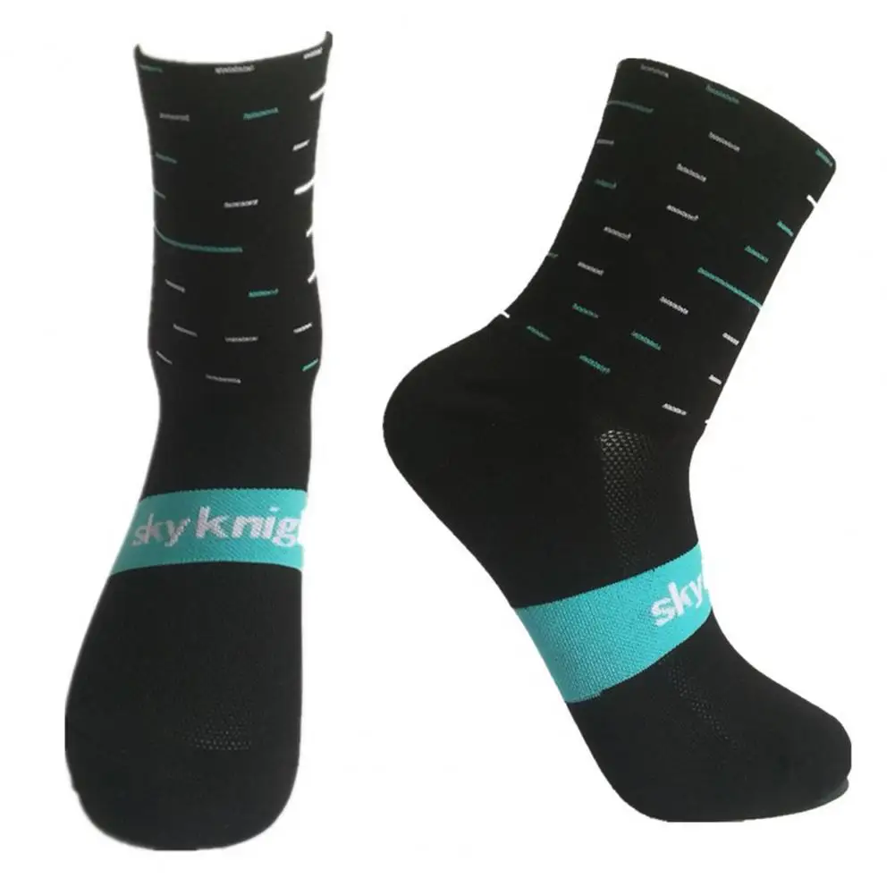 

Sweat Absorbing Thickened Unisex Running Knitted Socks for Badminton