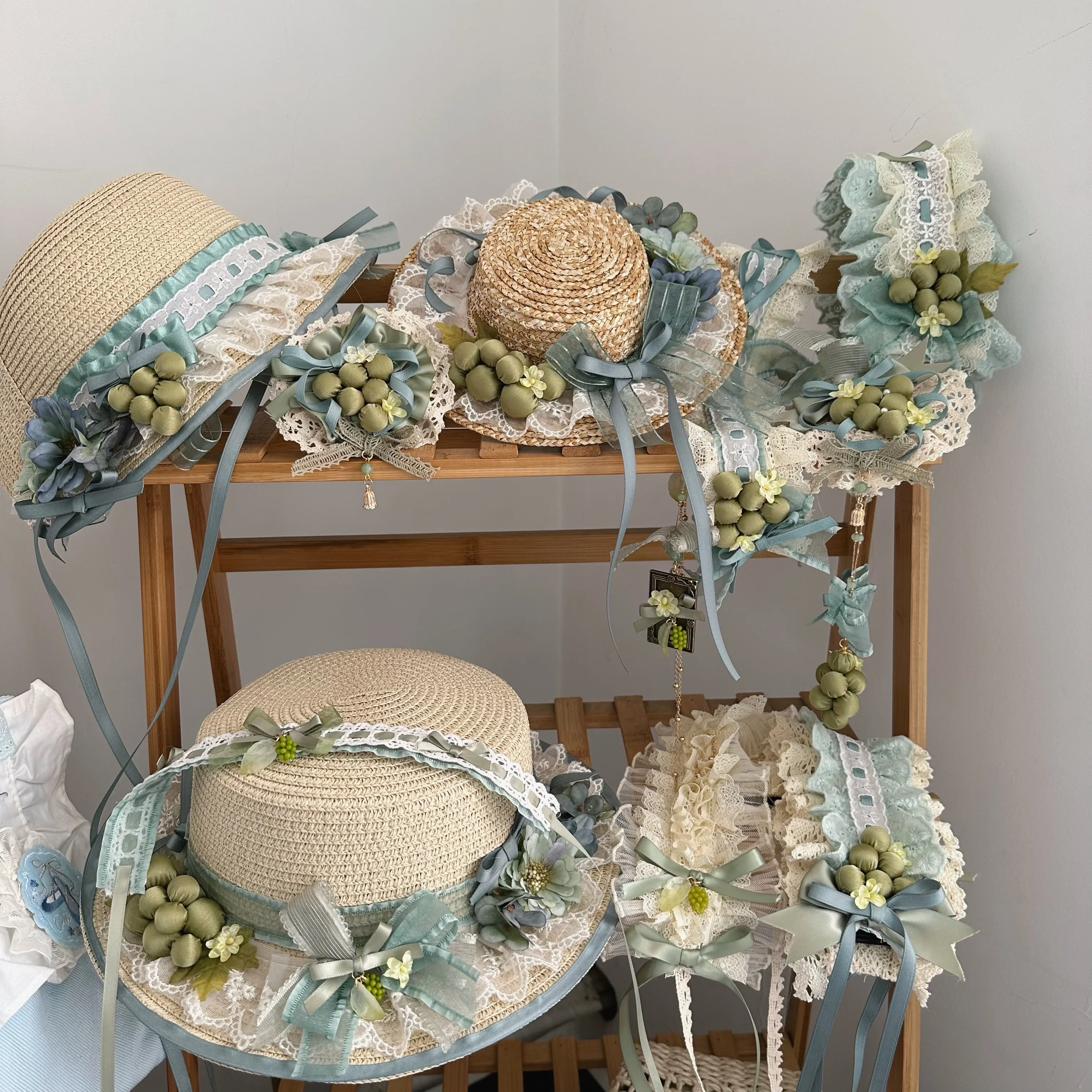 Оригинальный самодельный элемент Lolita с зеленым краем и виноградом маття