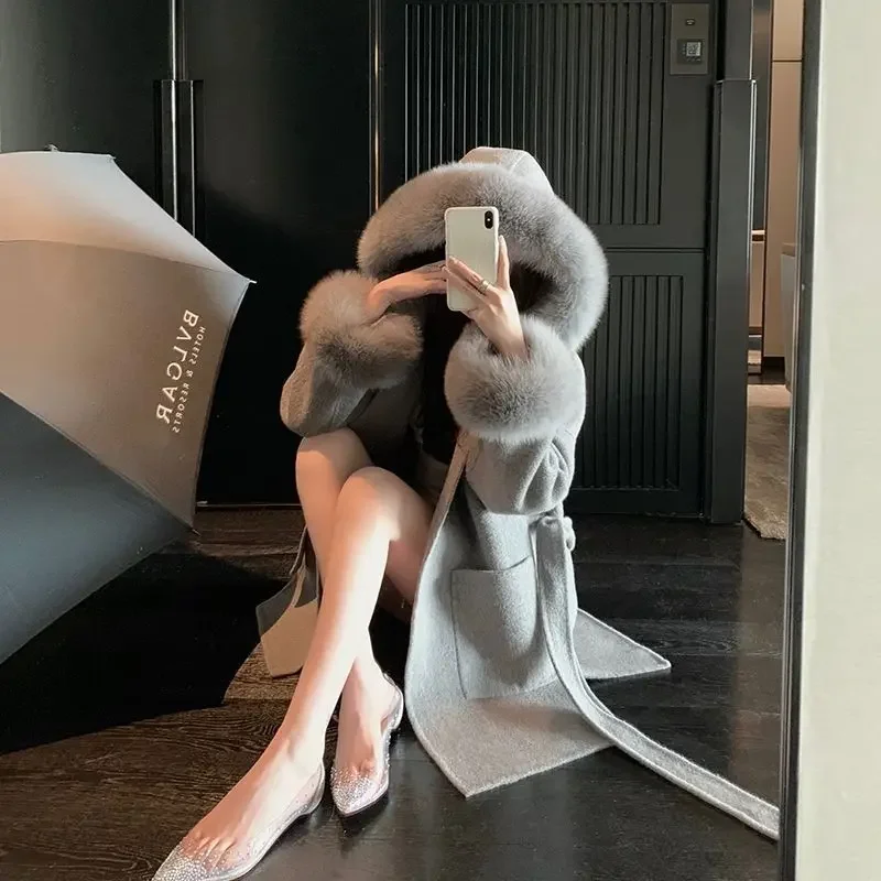 Женское утепленное шерстяное пальто с поясом