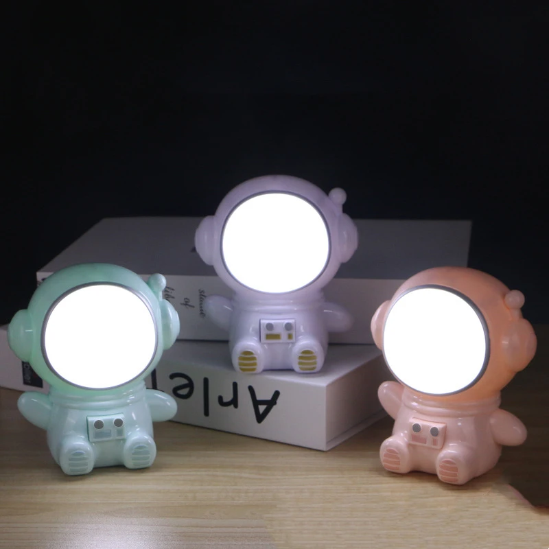 

Creative Astronaut Spaceman LED Night Light USB Powered Beside Lamp Button Type Kids Bedroom Ornaments Lights Birthday Gift