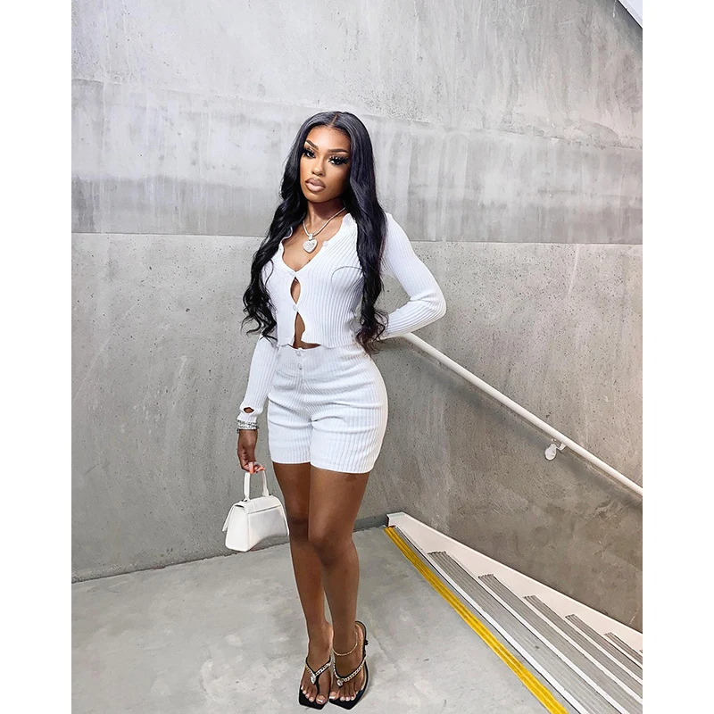 Однотонный вязаный женский костюм из двух предметов в рубчик 2022 повседневный