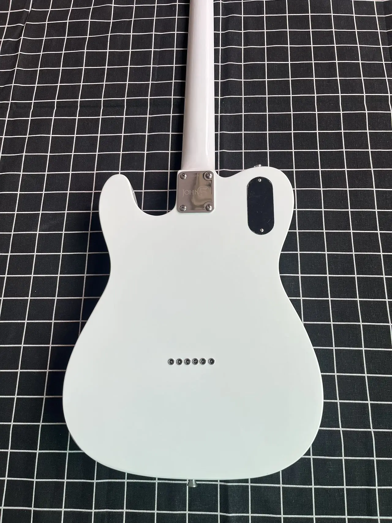 Tele Electric Guitar，mahogany Body， Rosewood Fingerboard Chrome Hardware High Quality Guitarar GHFGDHDE