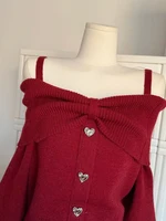 Свитер с открытыми плечами #1