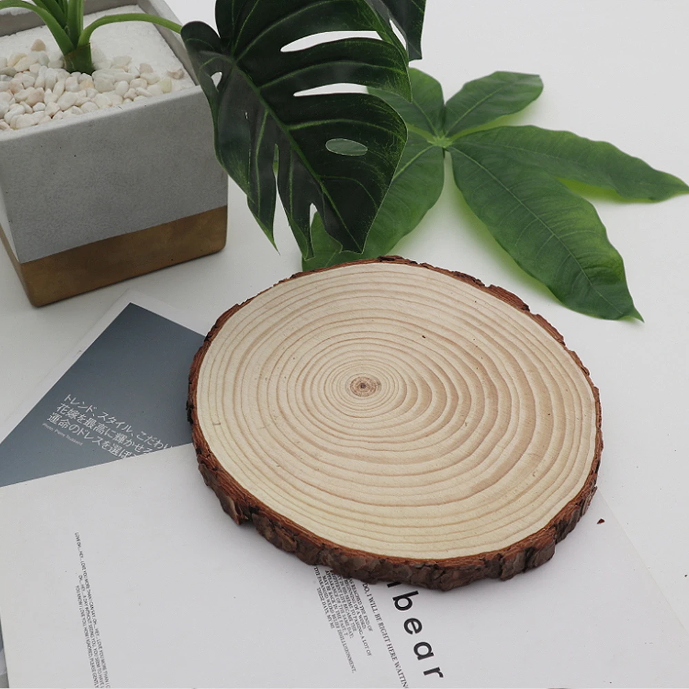 

1PC Natural Pine Round Unfinished Wood Slices Circles With Tree Bark Log Discs DIY Crafts Rustic Wedding Party Painting