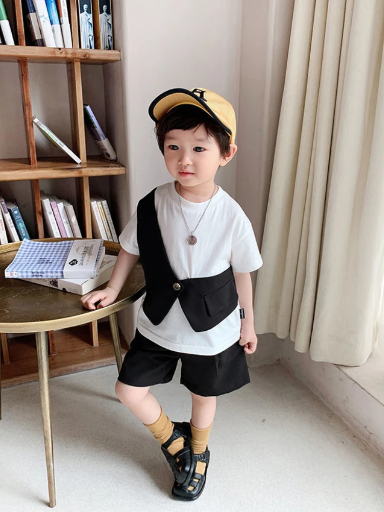 Baby Boys Clothing Summer suit 2022 Splicing Fake vest Short Sleeve T-Shirt + Shorts Two piece set Casual wear Costumes for kids