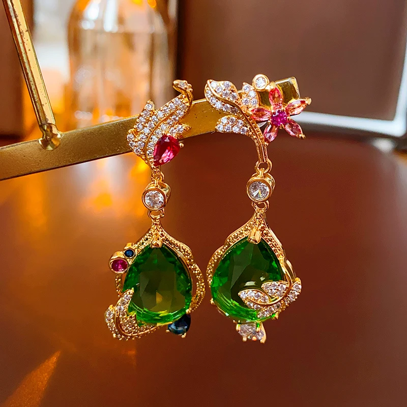 

DREJEW Shiny Luxury Pink Cubic Zirconia Earrings For Women 2023 Trending Exquisite Leaf Earring For Wedding Party Jewelry