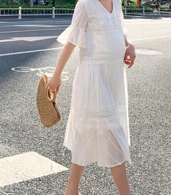 

2023 Maternity Pregnant Baby Loading Funny Women T Shirt red Girl Pregnancy Announcement Shirt New Mom Big Size Clothes