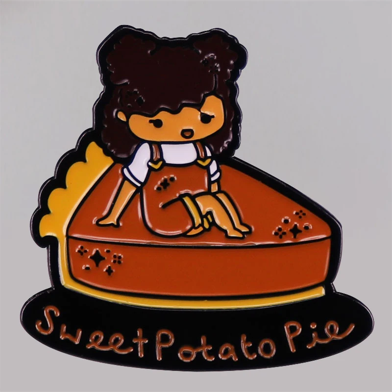 

A1375 Sweet Potato Pie Enamel Pin Brooch Badge for Backpacks Traditional Dessert Lover Fashion Jewelry Gift