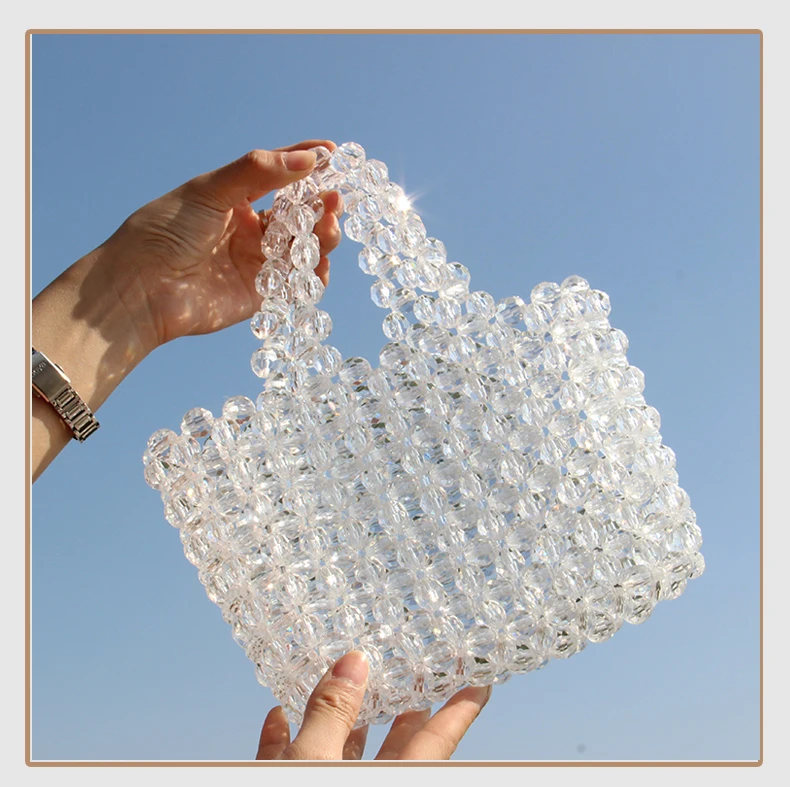 

Индивидуальные образцы сумок из бисера