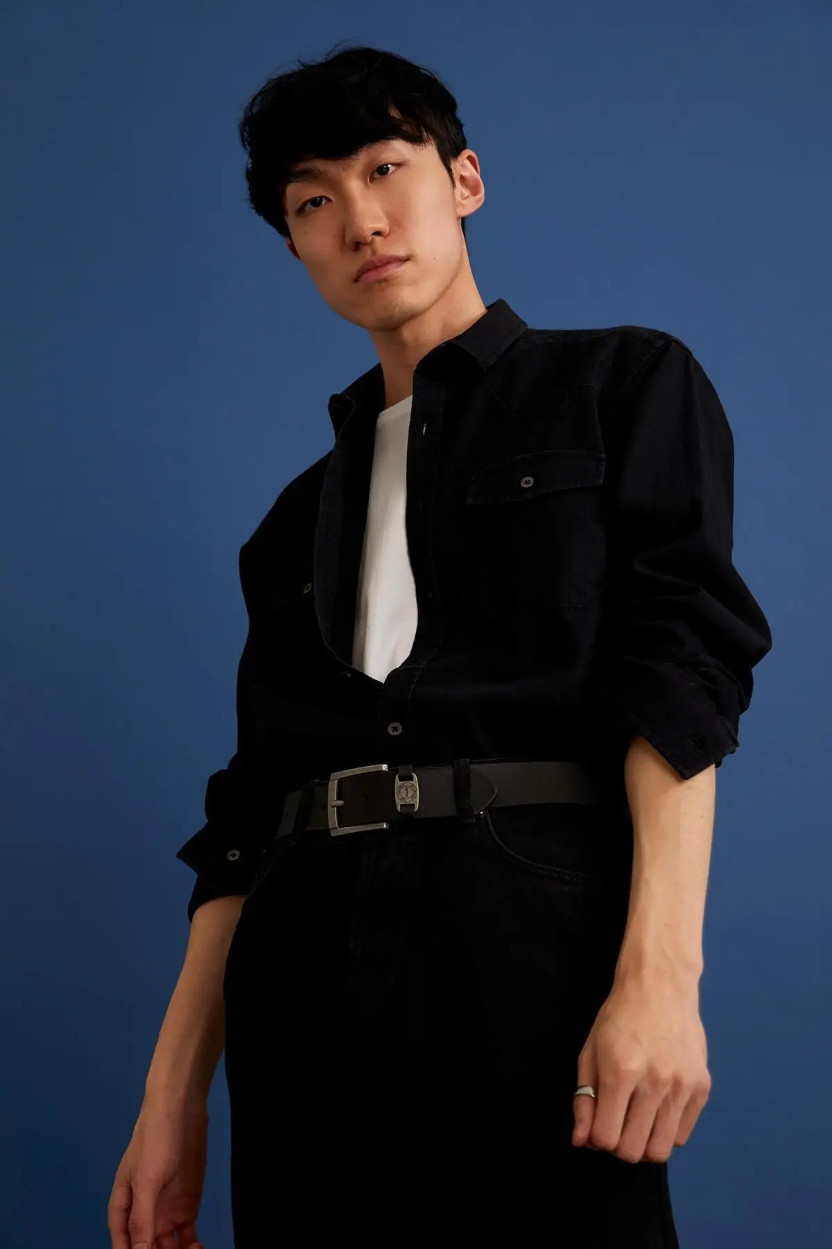 

Мужская Облегающая джинсовая рубашка с длинными рукавами