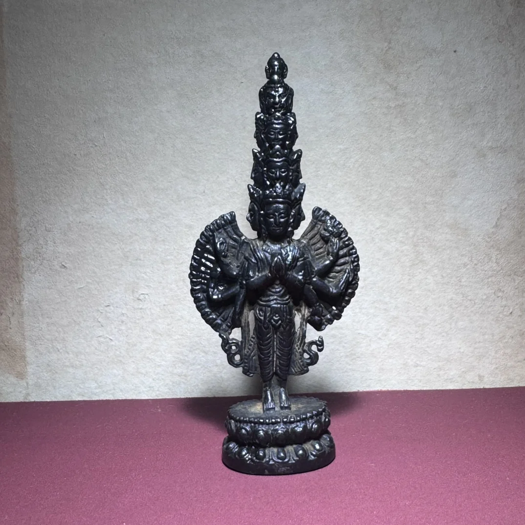 

Статуя Авалокитешвара