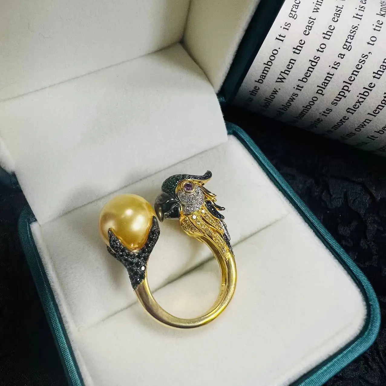 Серебряное кольцо с цирконием и жемчугом в виде попугая S925