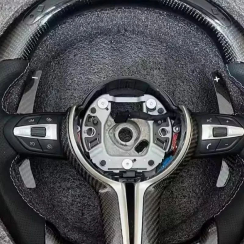 Фото Светодиодный руль из углеродного волокна и кожи для BMW M3 M5 M6 F20 F22 F23 F30 F34 X1 F48 F15 F16 F25, аксессуары для руля. №1