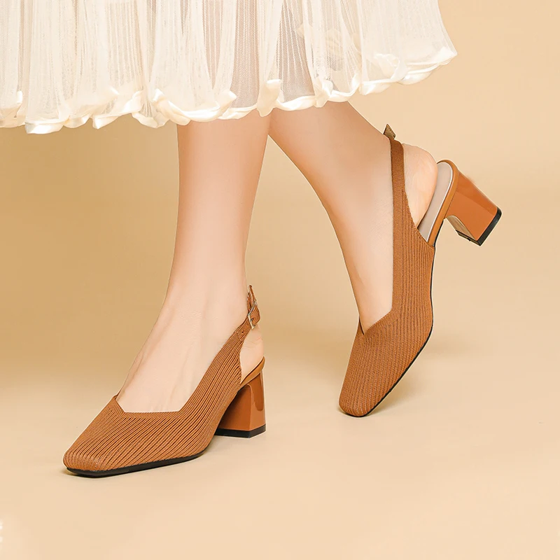 Женские босоножки на толстом каблуке