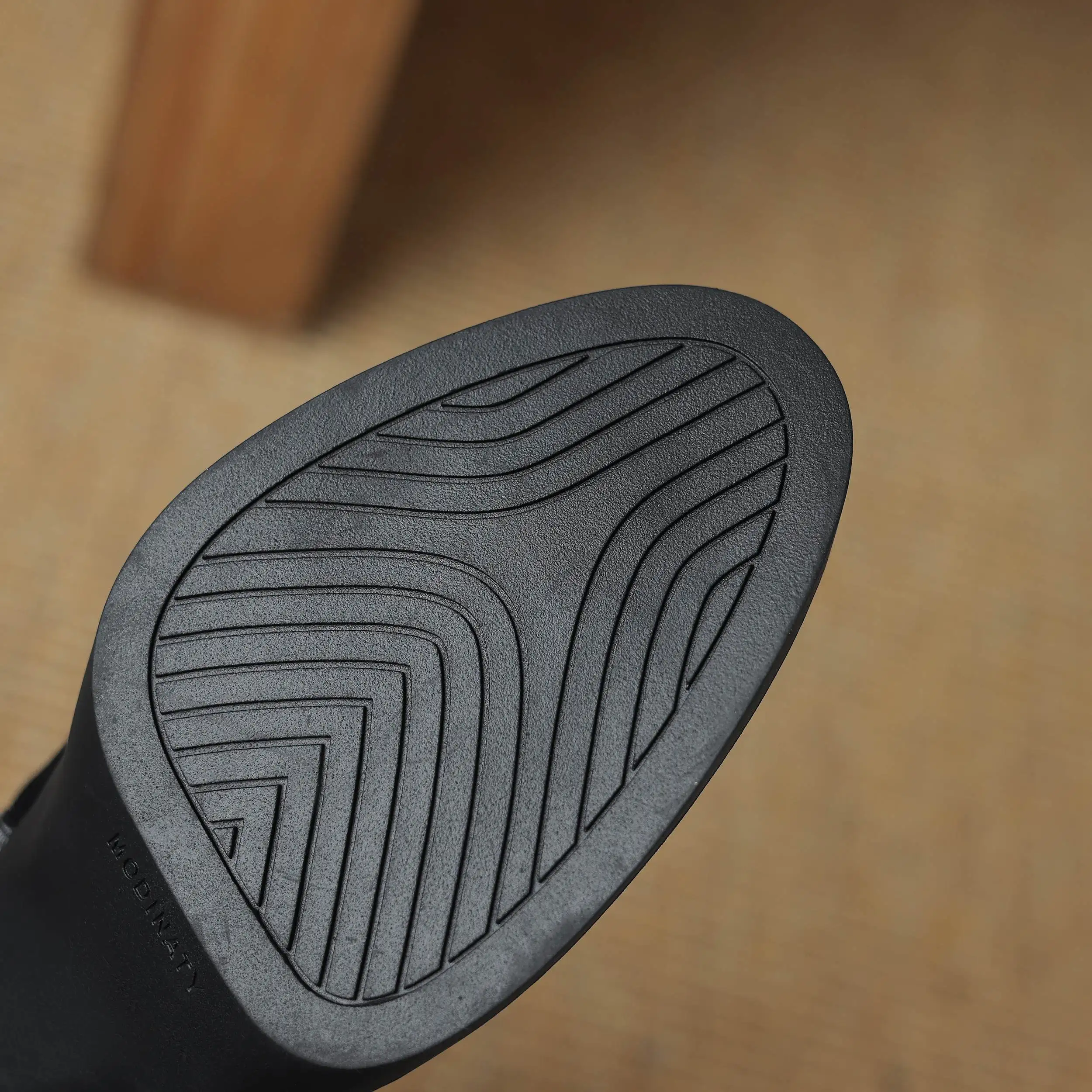 Женские замшевые ботильоны на молнии в стиле ретро