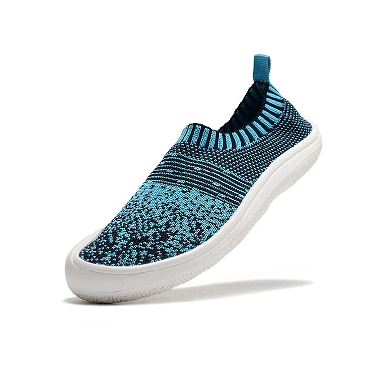 Рисунок 2 - Нескользящие кроссовки для мальчиков и девочек