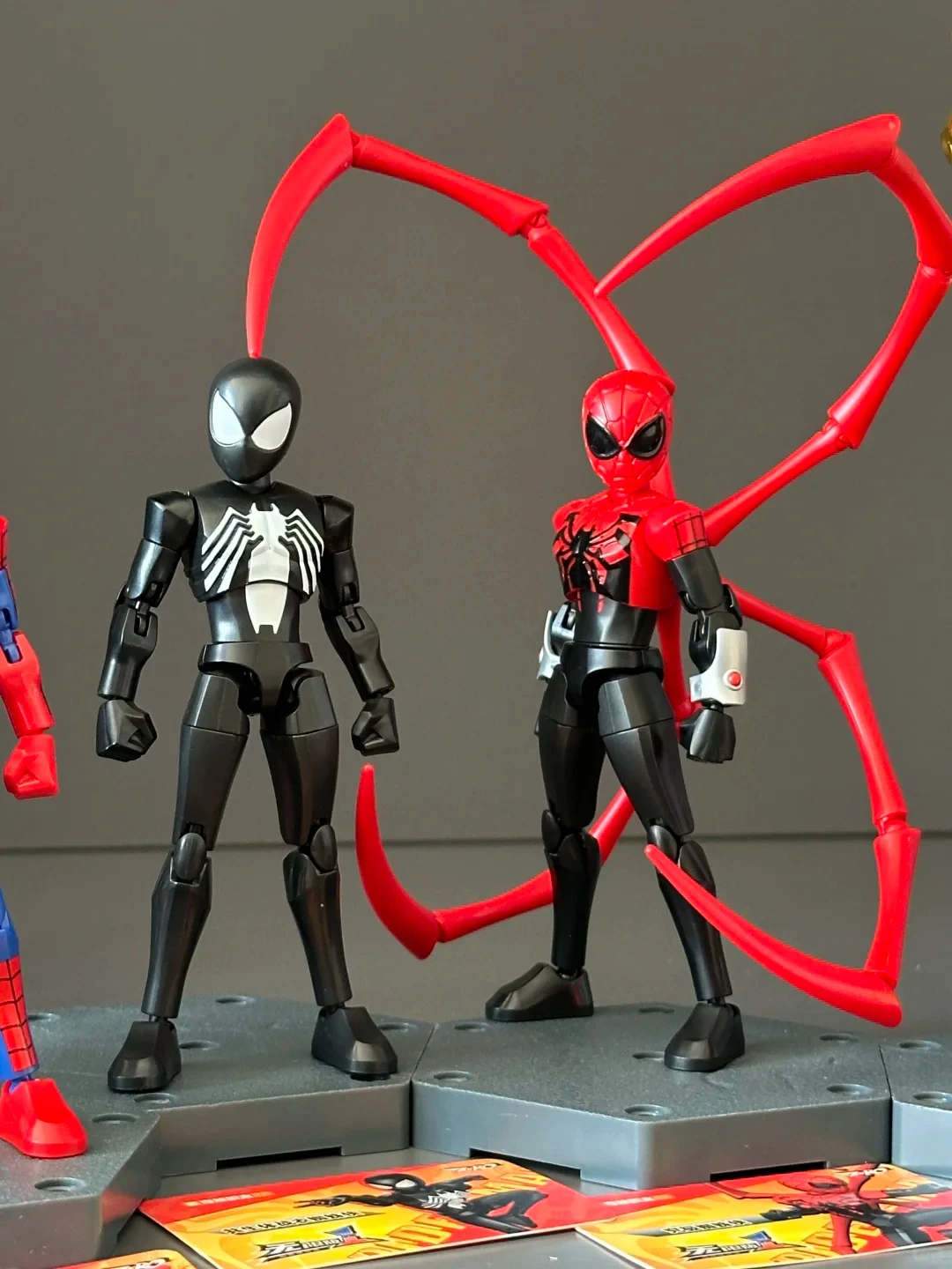 Фото В наличии Keeppley Spider-Man Venom Фигурка Infinity Edition 1st Wave Подвижная собранная игрушка Рождественские подарки Игрушки №4