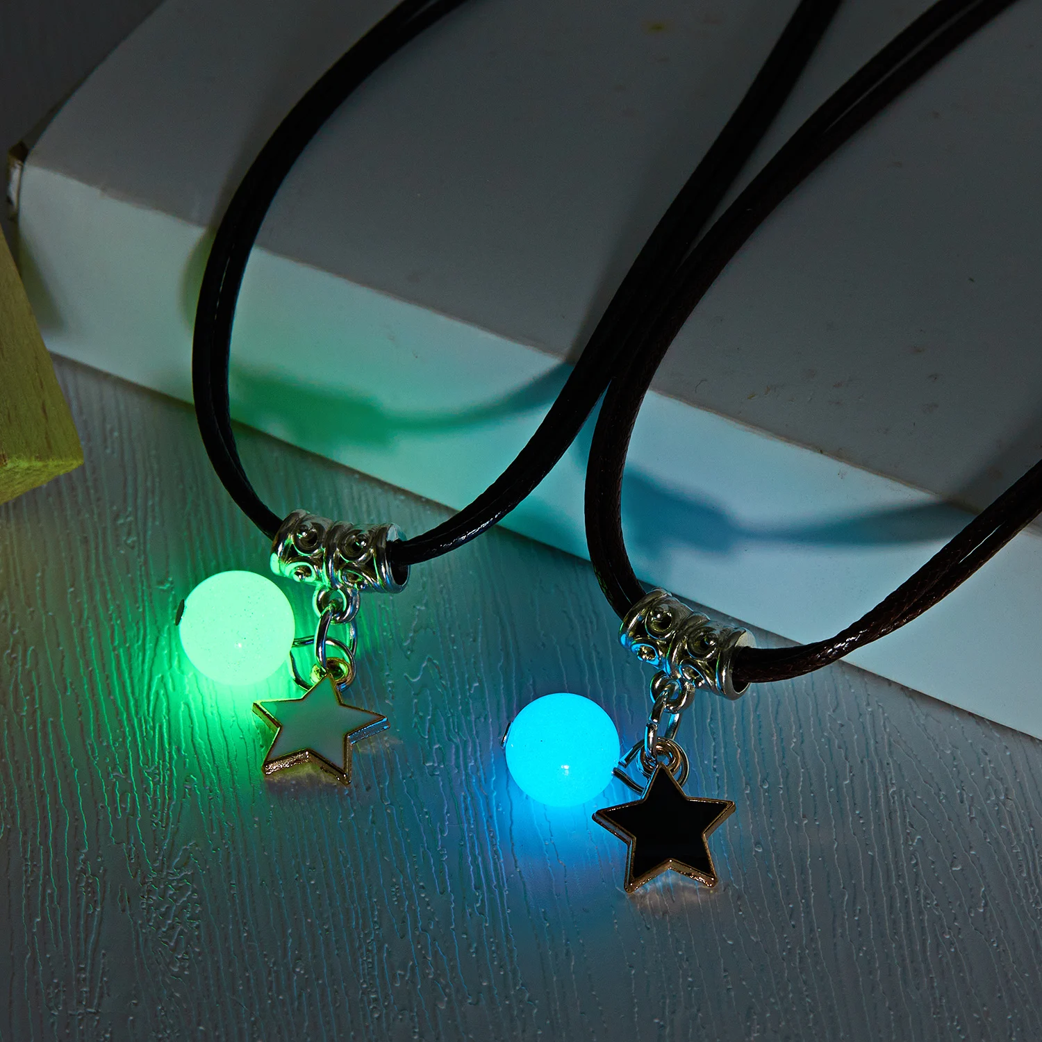 2 PCS/Set Fashion Couple Luminous Glowing Beads Pendant Necklace for Women Heart Flower Moon Cat Friendship Jewelry Lover Gift