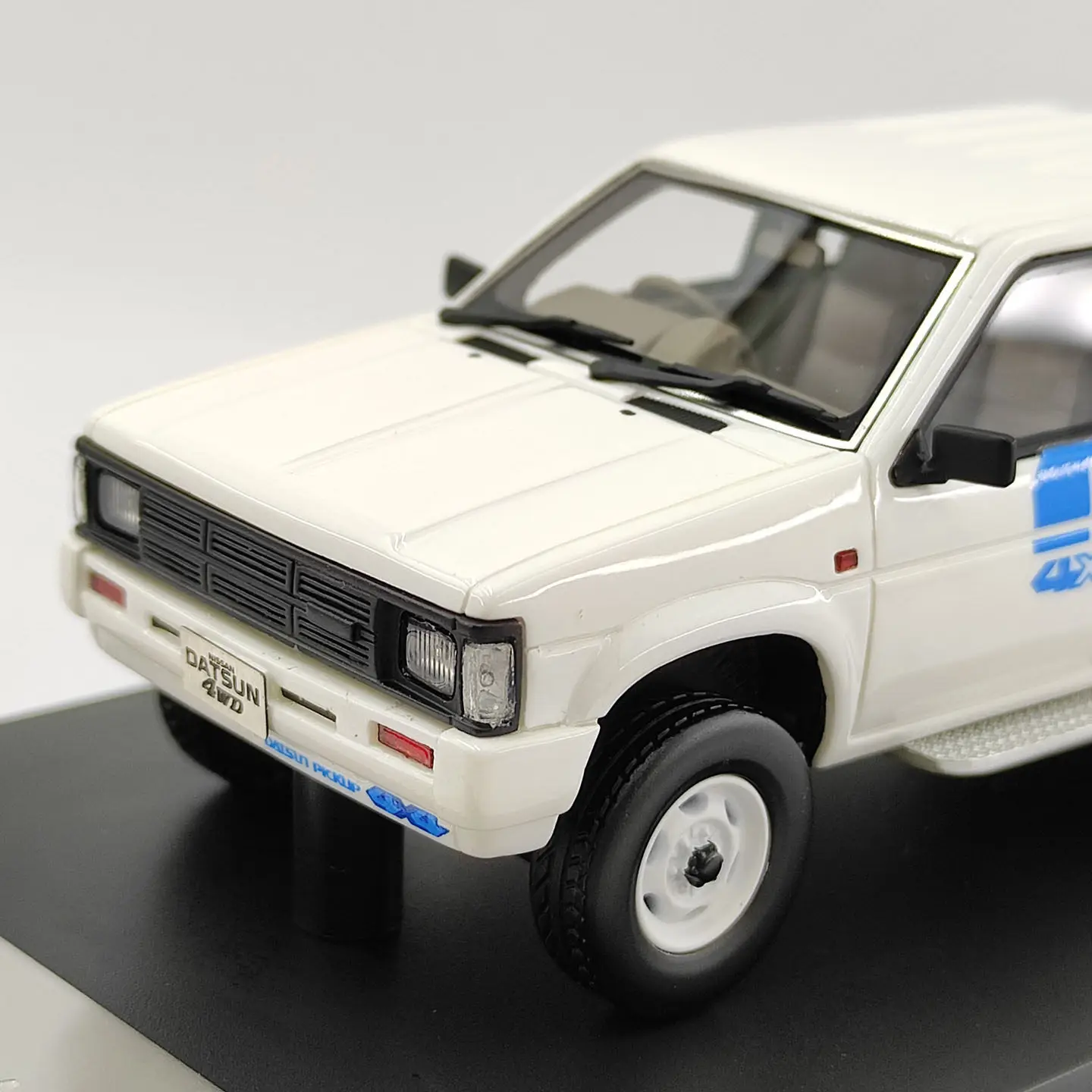 Фото Модель Hi Story 1:43, масштабная, из смолы, Nissan Datsun Pickup 1985, коллекционная, классическая, ностальгическая, для взрослых, подарок, сувенир, статическая модель для демонстрации №1
