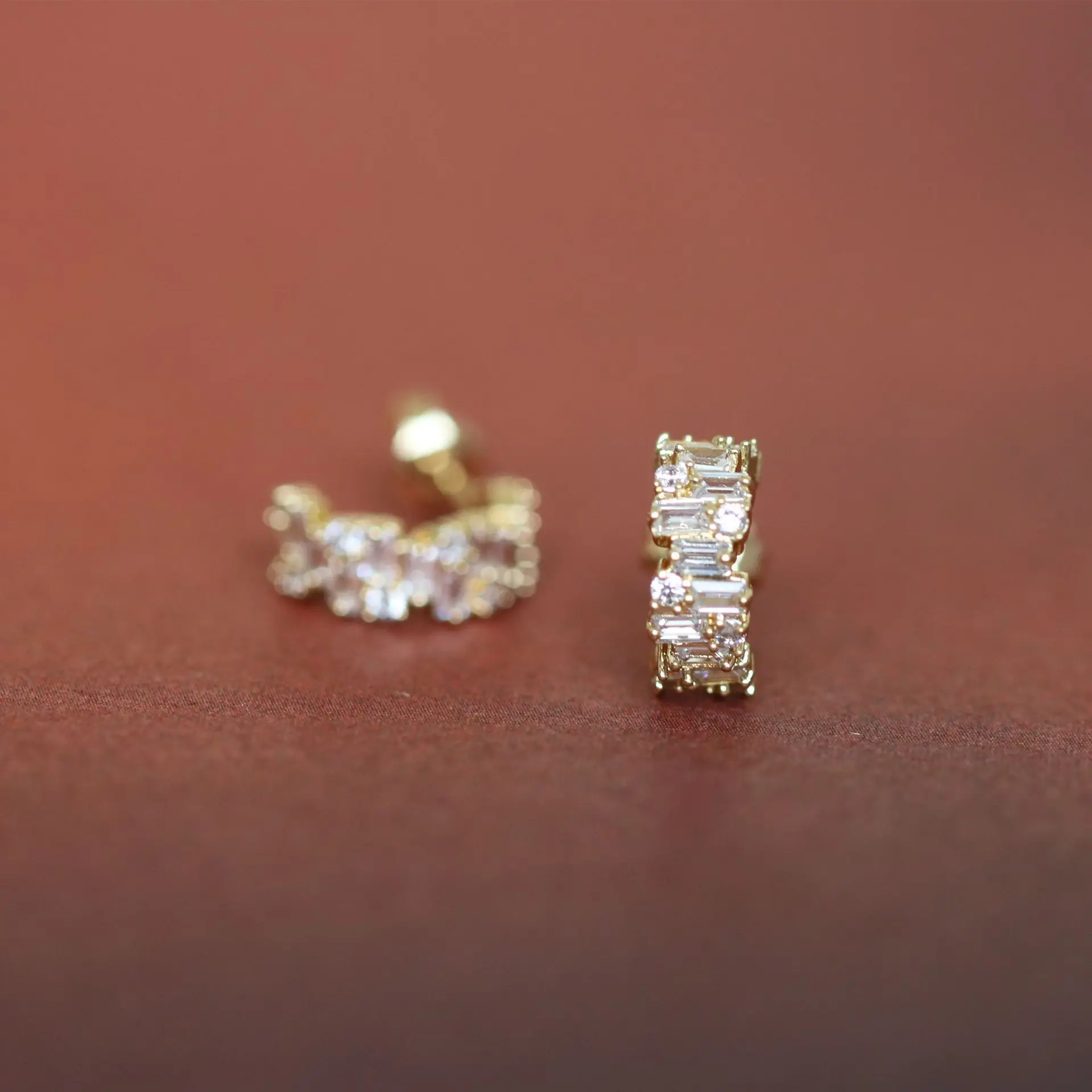 

Японская и корейская мода инкрустированные цирконами простые и универсальные серьги