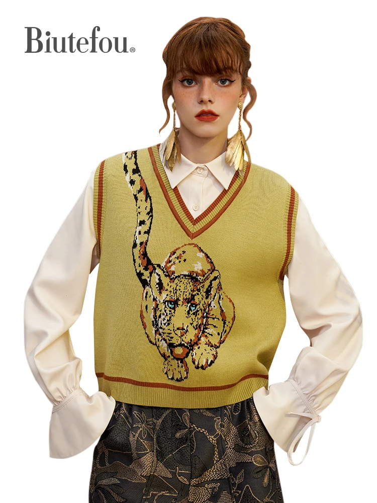 2023 Spring Women Funny Leopard Series Knitted Vest