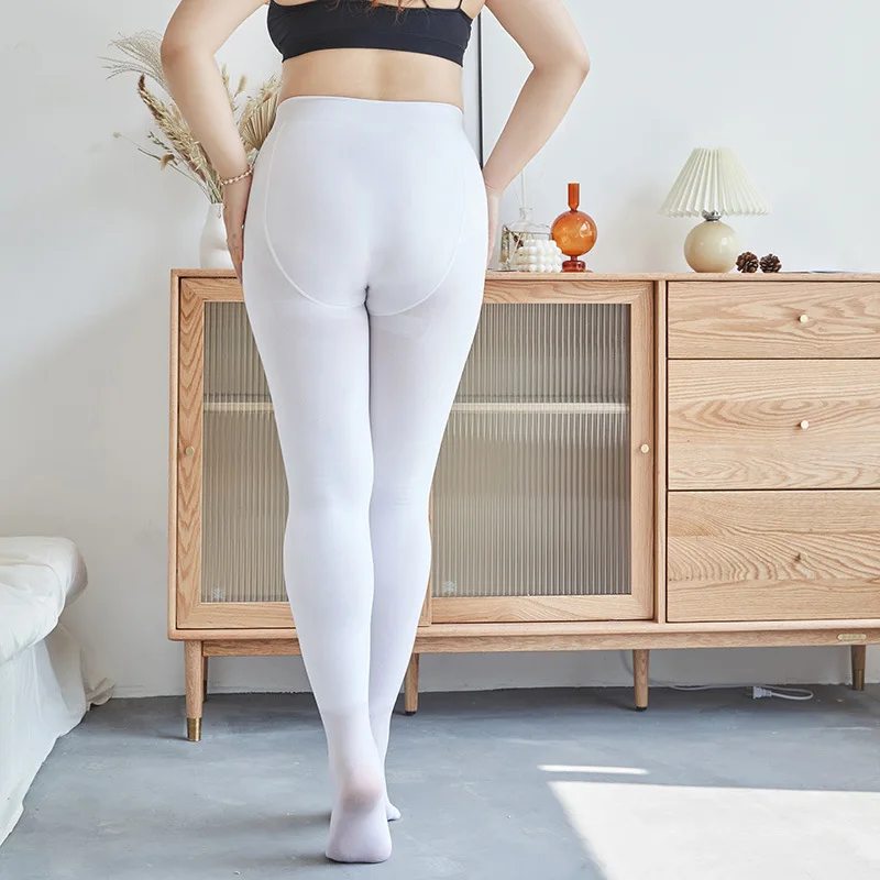 Египеттік эротикалық суреттер Күйеу жігіттің қалыңдықты жалап жатқан порно фотосы