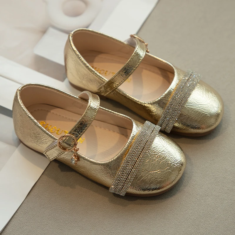 oruj płaskie buty dziewczęce Miękka podeszwa Temperament Dziecięce księżniczki z zawieszką 2024 Nowe eleganckie dziecięce do tańca Elegancka