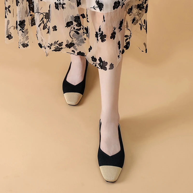 Мокасины на плоской резиновой подошве с квадратным носком без застежки