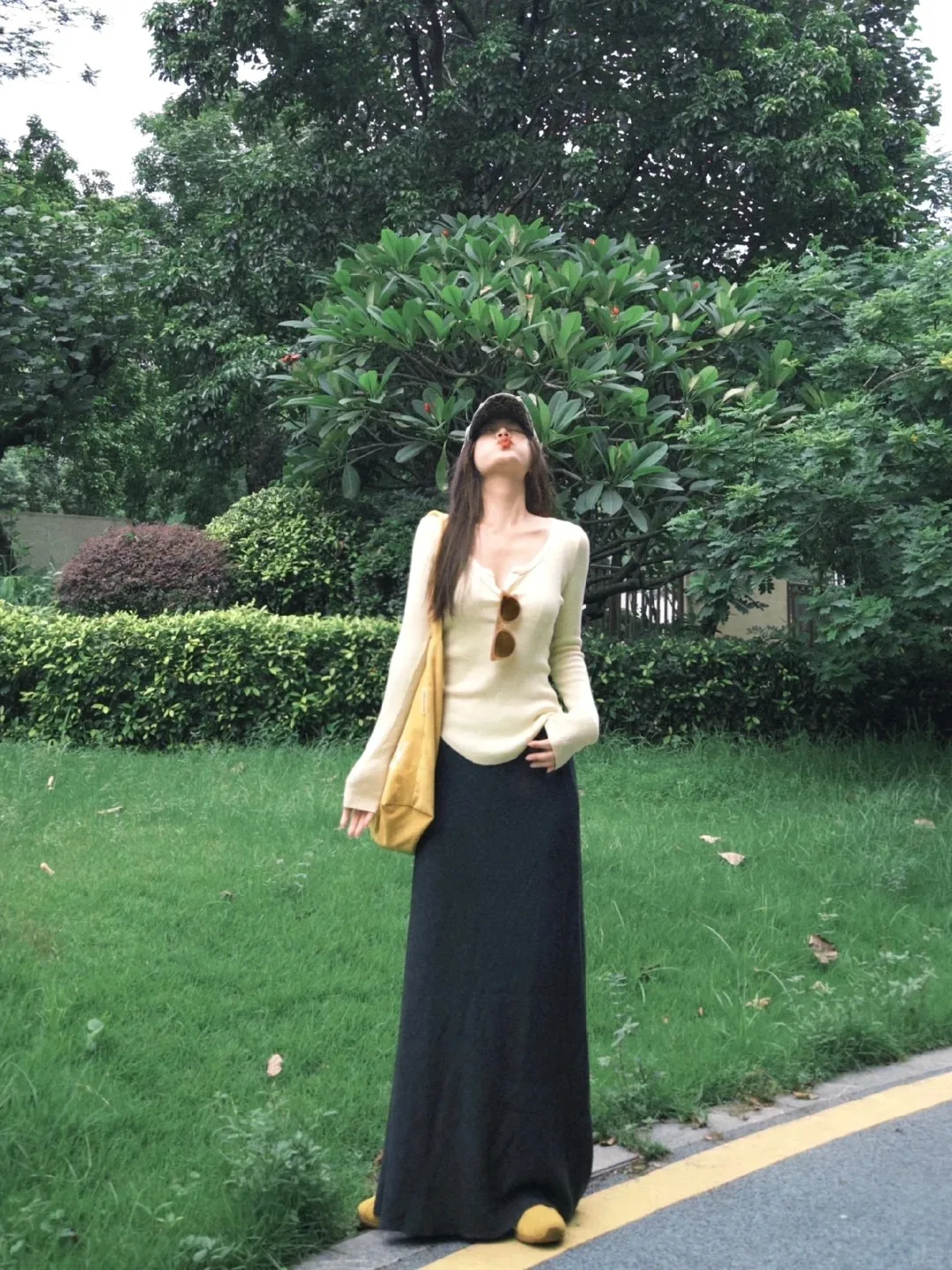 Темперамент Элегантный Ins Молочно-желтый полуоткрытый воротник с длинными