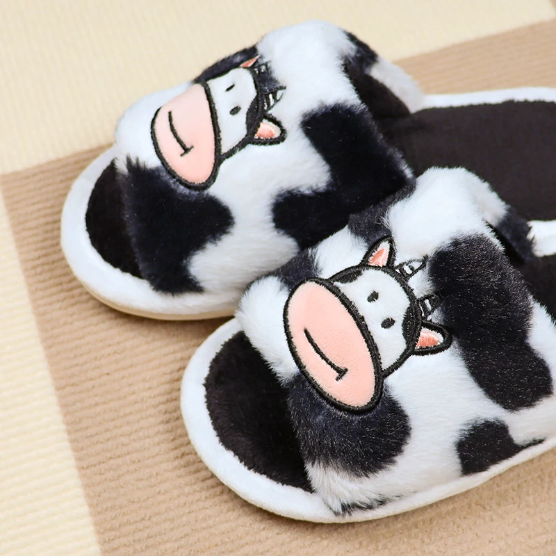 Тапочки с открытым носком и героями мультфильмов милые пушистые шлепанцы