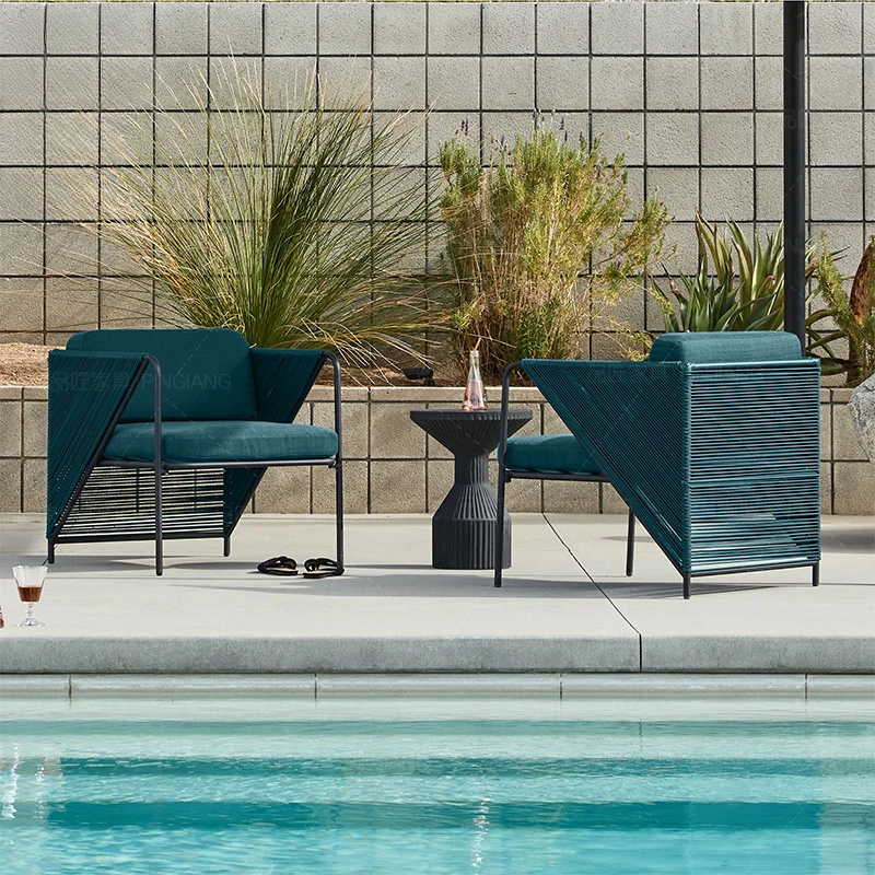 Уличное кресло из ротанга комбинированный Маленький журнальный столик диван