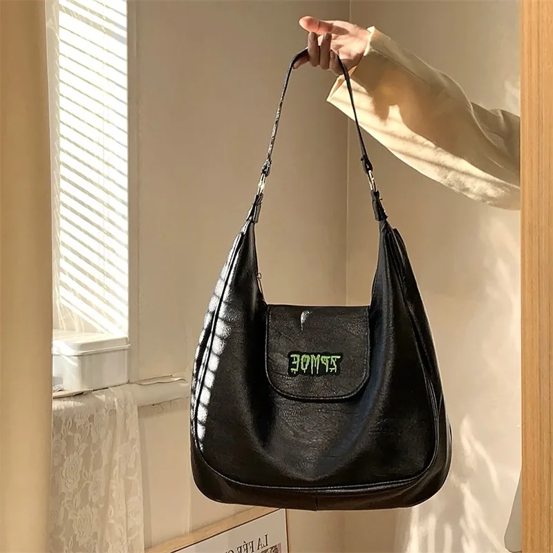 

Women's Bag 2023 New Summer Underarm Bag Large Capacity One Shoulder Handheld Black Crossbody Tote Bag Book Bag